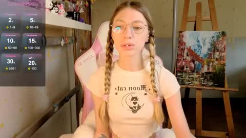 MiaMoon online show from May 20, 2026, 7:58 am