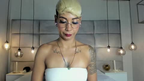 Mia Morgann online show from January 29, 2025, 3:04 pm