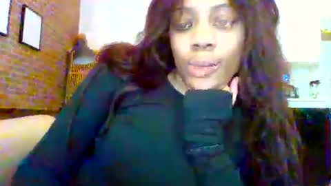 Snapshot of miamuffin8 chatting on September 18, 2025, 1:46 pm MiaMuffn online show from September 18, 2025, 1:46 pm