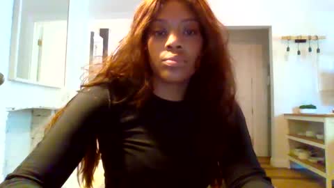 Snapshot of miamuffin8 chatting on September 20, 2025, 3:24 pm MiaMuffn online show from September 20, 2025, 3:24 pm