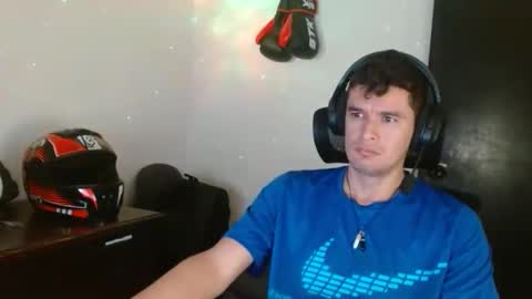 miaou_miaou online show from October 17, 2025, 12:58 am