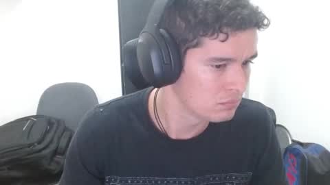 miaou_miaou online show from November 12, 2025, 1:39 am