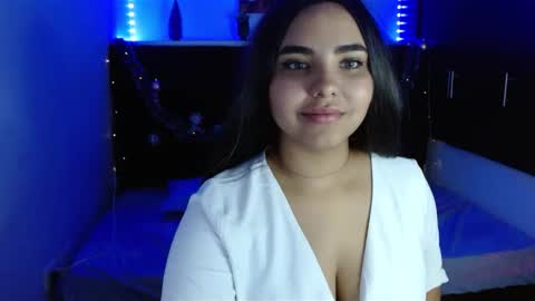 Mia Peyton   online show from December 7, 2024, 5:31 pm