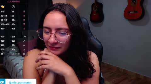 Snapshot of miaportman chatting on December 4, 2024, 12:03 pm MIAPORTMANN online show from December 4, 2024, 12:03 pm