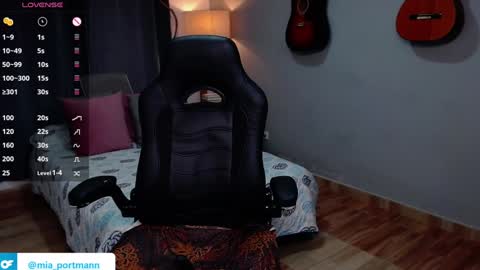 Snapshot of miaportman chatting on December 19, 2024, 1:07 pm MIAPORTMANN online show from December 19, 2024, 1:07 pm