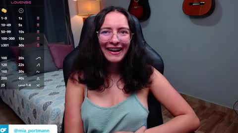 Snapshot of miaportman chatting on January 16, 2025, 12:09 pm MIAPORTMANN online show from January 16, 2025, 12:09 pm