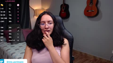 Snapshot of miaportman chatting on January 23, 2025, 9:39 am MIAPORTMANN online show from January 23, 2025, 9:39 am