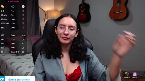 Snapshot of miaportman chatting on January 24, 2025, 3:13 pm MIAPORTMANN online show from January 24, 2025, 3:13 pm