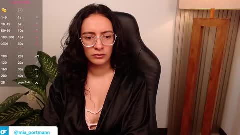 MIAPORTMANN online show from March 26, 2026, 2:39 am