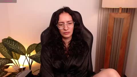 MIAPORTMANN online show from April 17, 2026, 11:46 am