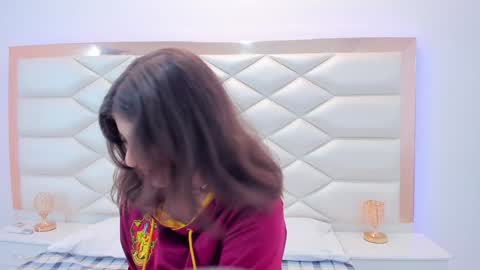 Sweetie Mia online show from January 13, 2025, 12:24 pm