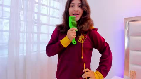 Sweetie Mia online show from February 24, 2025, 12:37 pm