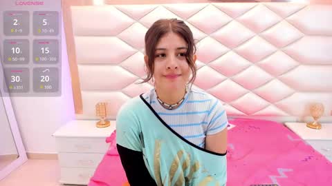 Sweetie Mia online show from February 26, 2025, 12:25 pm