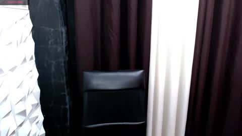 Snapshot of miasexxie chatting on March 1, 2025, 12:45 pm mia online show from March 1, 2025, 12:45 pm