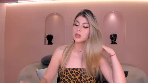 Snapshot of miasilvax chatting on May 26, 2026, 12:23 pm Mia Silva online show from May 26, 2026, 12:23 pm
