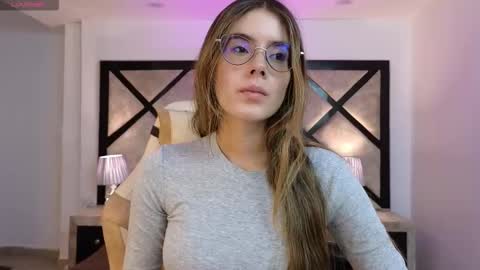 Mia online show from March 2, 2026, 7:43 pm