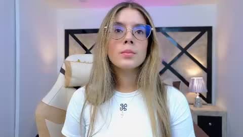 Mia online show from July 28, 2026, 8:52 pm