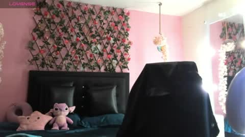 miasmith_7 online show from July 28, 2026, 12:23 pm