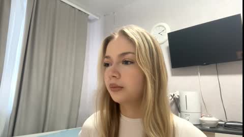 Milana online show from February 17, 2026, 1:07 pm