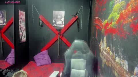 Mariana online show from November 13, 2025, 2:38 pm