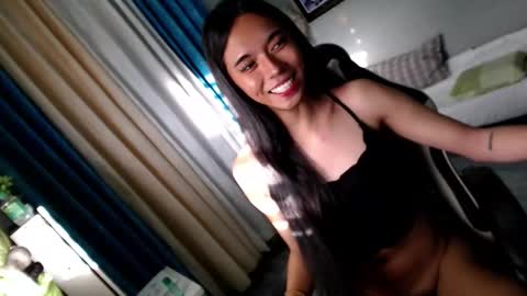 Snapshot of miatrixs chatting on December 27, 2024, 8:13 am Mia online show from December 27, 2024, 8:13 am