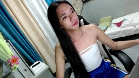 Snapshot of miatrixs chatting on January 5, 2025, 8:21 pm Mia online show from January 5, 2025, 8:21 pm