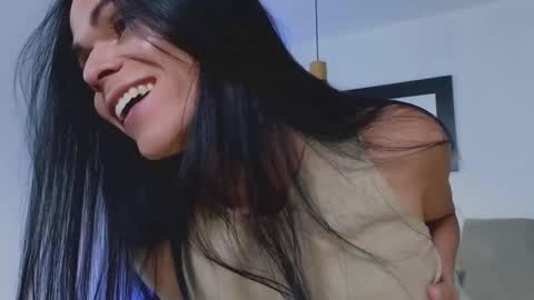 Snapshot of miavero chatting on January 27, 2025, 3:18 pm Mia online show from January 27, 2025, 3:18 pm