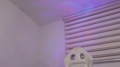 Snapshot of miavero chatting on February 14, 2025, 2:39 am Mia online show from February 14, 2025, 2:39 am