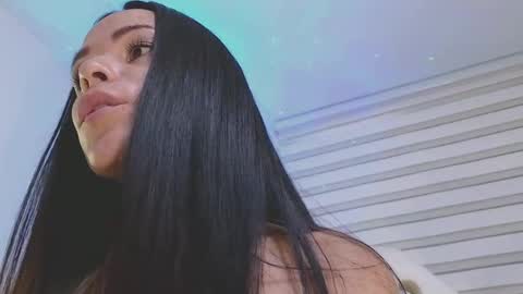 Snapshot of miavero chatting on February 18, 2025, 10:36 pm Mia online show from February 18, 2025, 10:36 pm