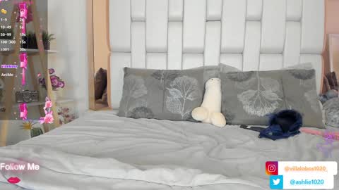 Mia Villalobos online show from January 4, 2025, 10:27 am