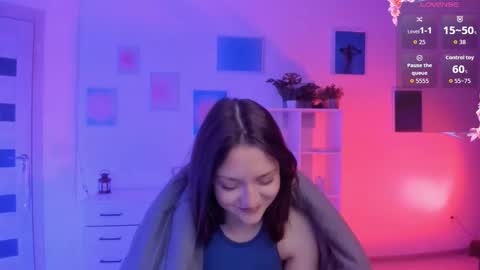 Mia online show from December 18, 2025, 3:56 am