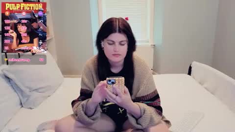 Snapshot of miawallace__ chatting on June 1, 2026, 4:09 pm Mia online show from June 1, 2026, 4:09 pm