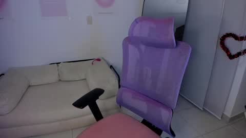 Snapshot of miawilsson_ chatting on May 5, 2026, 9:45 pm Mia Wilsson online show from May 5, 2026, 9:45 pm