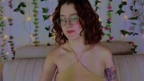 Mia winx  online show from December 2, 2025, 1:22 am