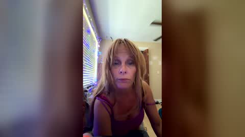 micandbri7482 online show from May 26, 2026, 9:33 pm