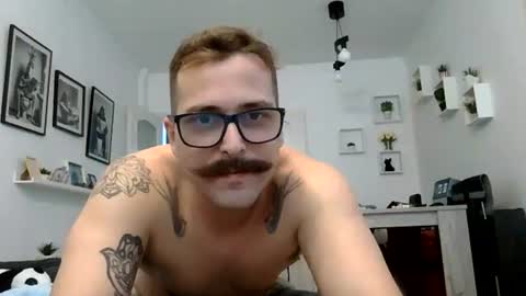 MILO MIAMI online show from July 27, 2026, 11:28 am