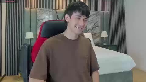 Snapshot of michaeel_blue chatting on September 9, 2025, 1:54 pm Michael online show from September 9, 2025, 1:54 pm