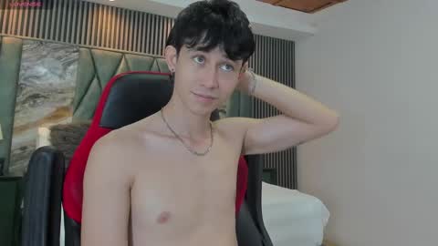 Snapshot of michaeel_blue chatting on September 10, 2025, 2:39 pm Michael online show from September 10, 2025, 2:39 pm