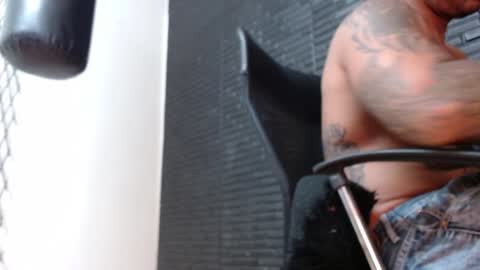 Snapshot of michael_daviss1 chatting on January 23, 2025, 12:52 pm Michael Daviss online show from January 23, 2025, 12:52 pm