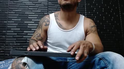 Snapshot of michael_daviss1 chatting on February 4, 2025, 1:59 pm Michael Daviss online show from February 4, 2025, 1:59 pm