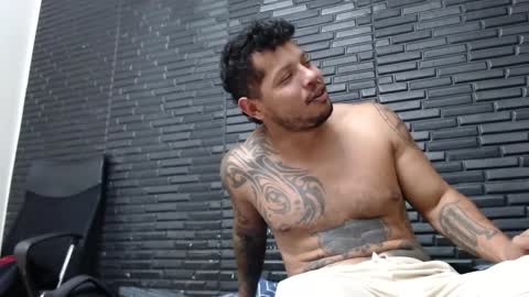 Snapshot of michael_daviss1 chatting on February 5, 2025, 5:53 pm Michael Daviss online show from February 5, 2025, 5:53 pm