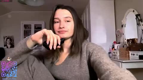 Snapshot of michael_pors chatting on February 6, 2026, 2:09 pm Emily online show from February 6, 2026, 2:09 pm