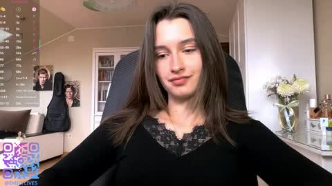Snapshot of michael_pors chatting on April 13, 2026, 2:22 pm Emily online show from April 13, 2026, 2:22 pm