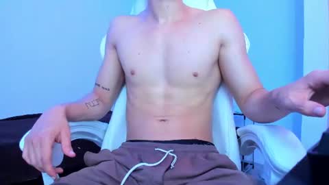 Snapshot of michael_twink18 chatting on July 20, 2026, 3:32 am Michael online show from July 20, 2026, 3:32 am