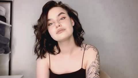 Ellie online show from November 20, 2025, 5:12 pm