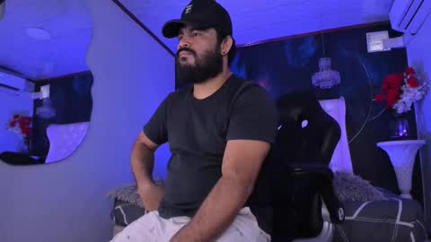 Snapshot of michaelbear_ chatting on February 17, 2026, 4:46 pm Michael online show from February 17, 2026, 4:46 pm