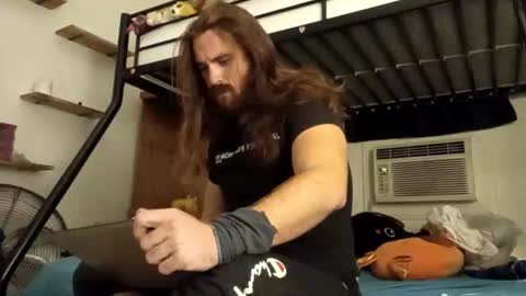 Hairy Toppins 4U online show from November 9, 2025, 9:40 am