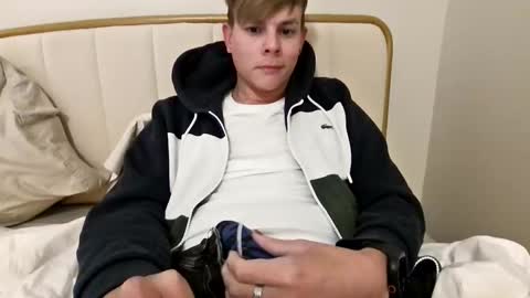 michaeltwinkboy online show from March 29, 2026, 2:33 am