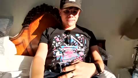 Snapshot of michaeltwinkboy chatting on July 5, 2026, 1:40 pm michaeltwinkboy online show from July 5, 2026, 1:40 pm