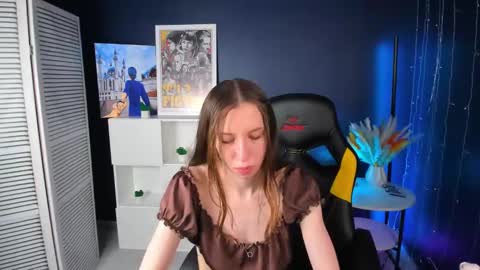 michele_mack online show from March 10, 2025, 5:54 am